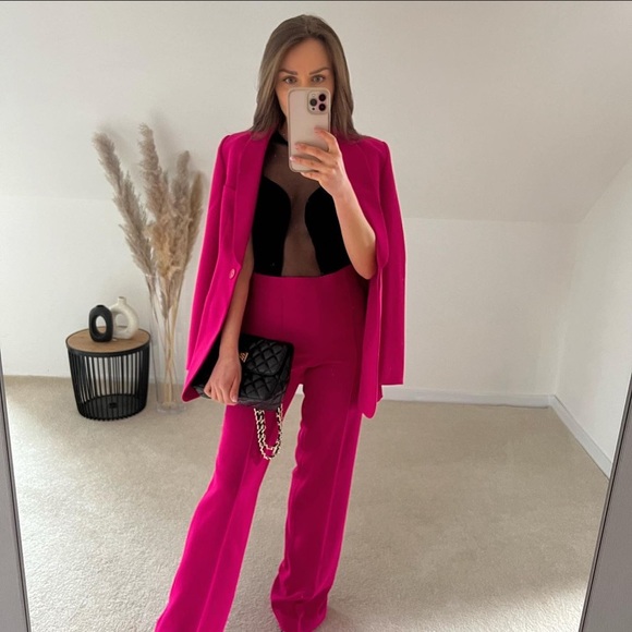 Zara Set - Fuchsia Straight Cut Pocket Blazer & The Low Rise Flare Pants - Picture 3 of 17